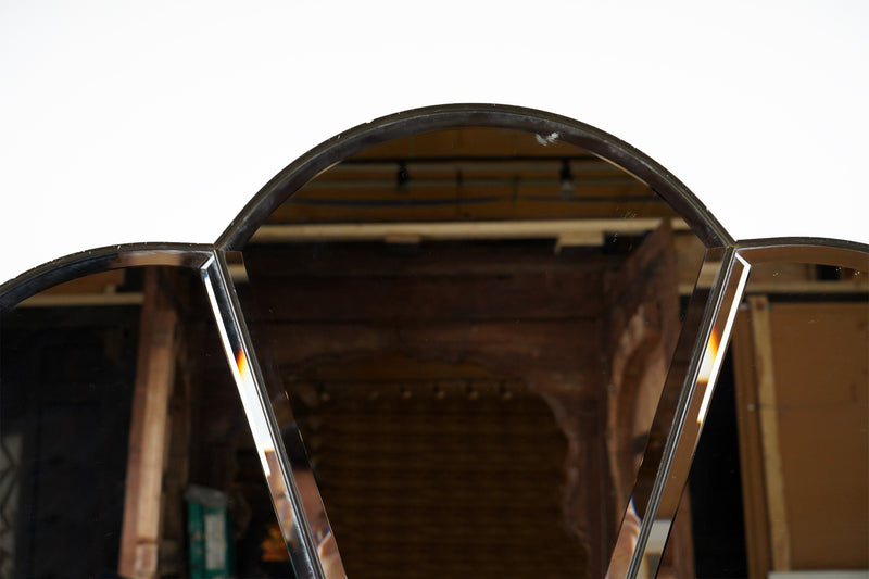 A Midcentury Tulip Shape Mirror