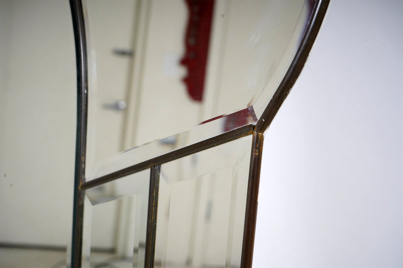 A Midcentury Tulip Shape Mirror