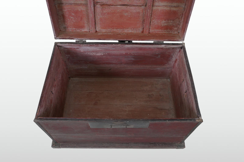 A Chinese Storage Trunk