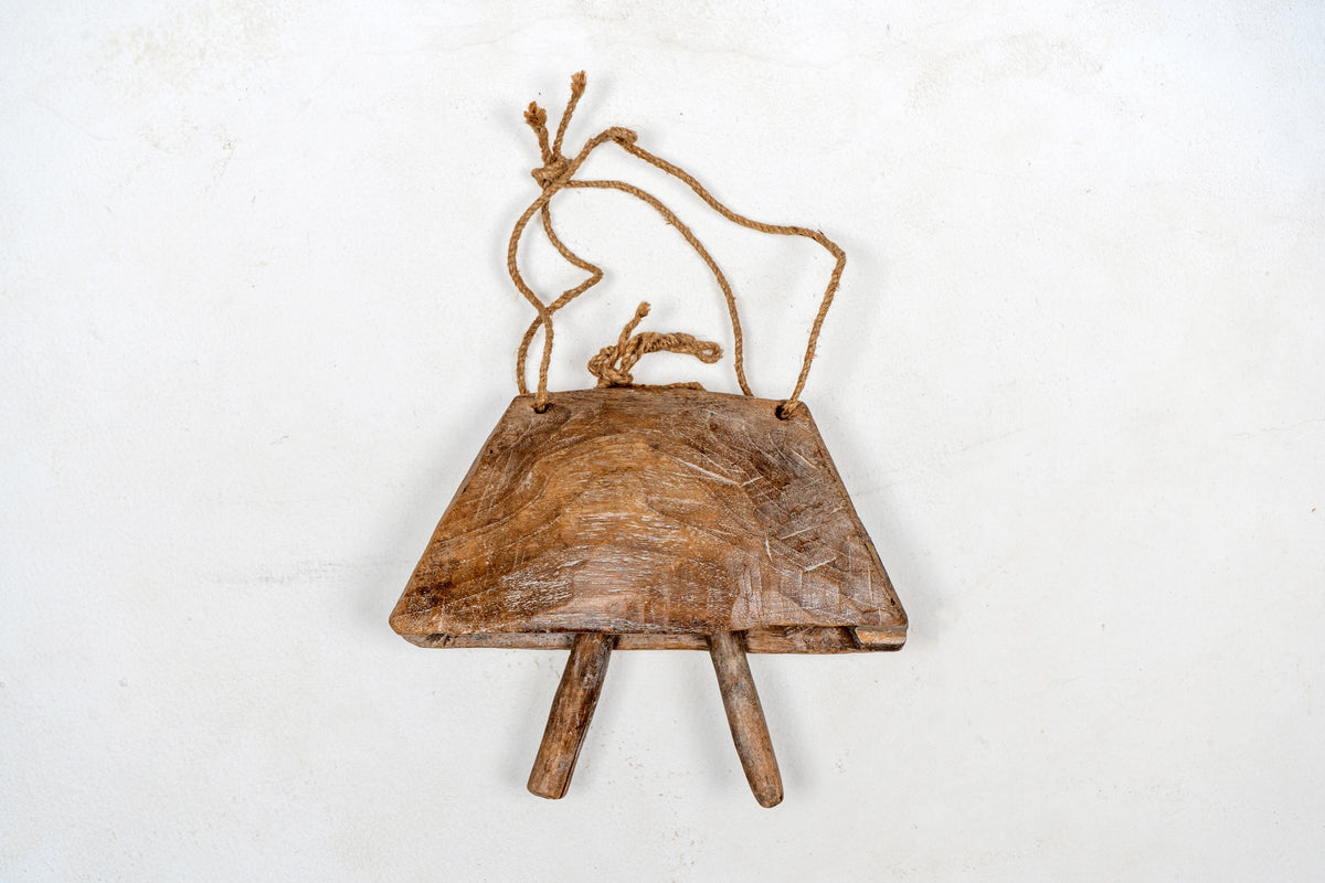 ビンテージカウベル　木製 A Wooden Cow Bell