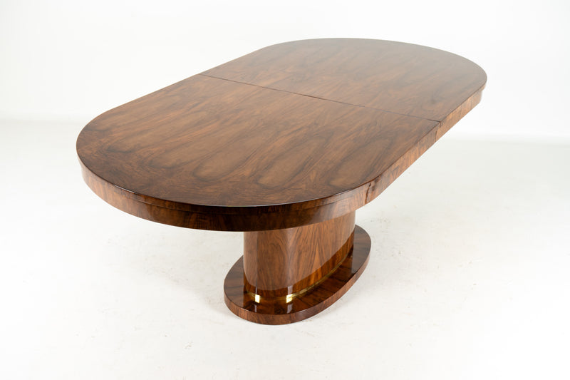 A French Art Deco Style Dining Table With a Center Leaf
