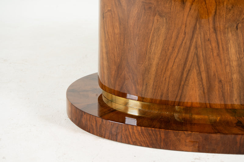 A French Art Deco Style Dining Table With a Center Leaf