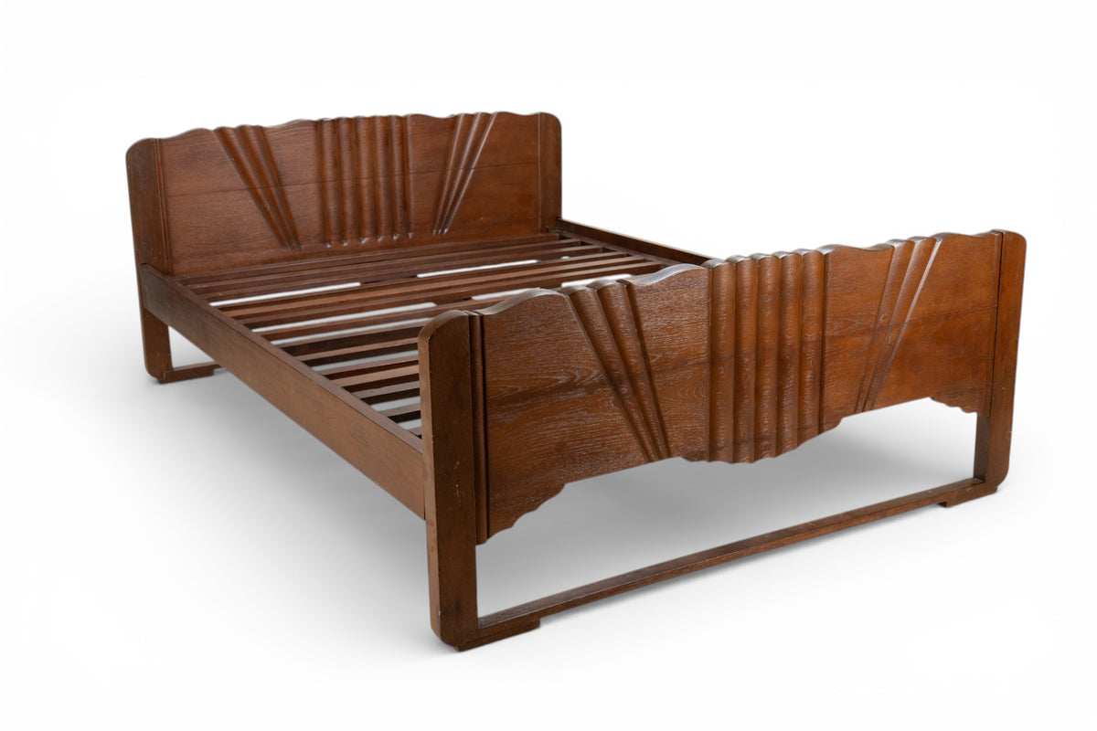 A British Colonial Queen-size Bed