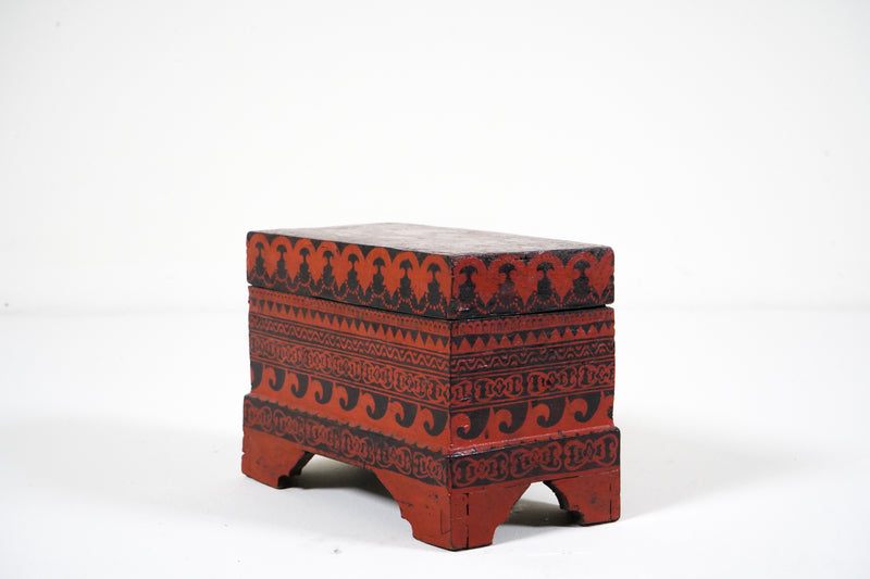 A Red-Lacquered Shan Food Box