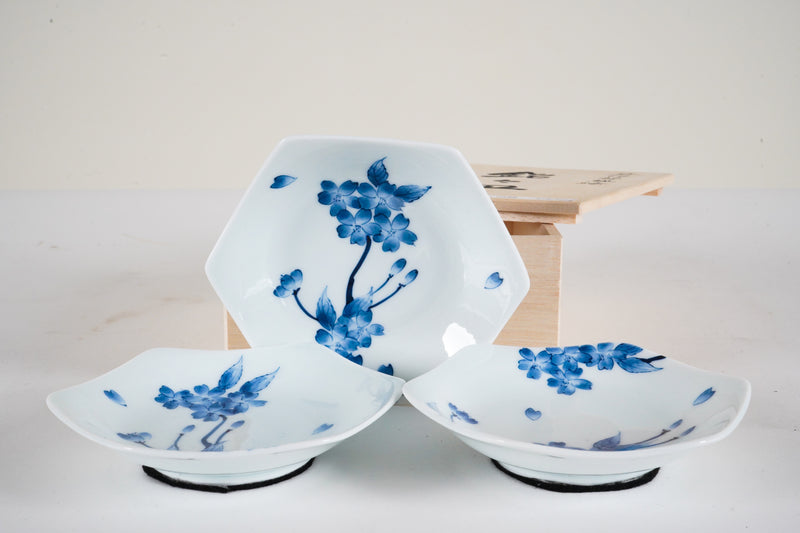 A Set of 3 Porcelain Plates
