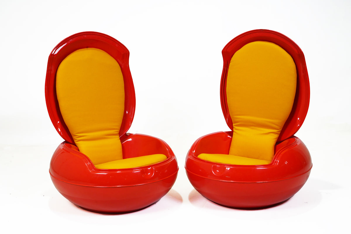 A Pair of "Garden Egg" Chairs by Peter Ghyczy