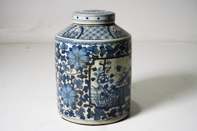 Blue and white ceramic Jar with lid