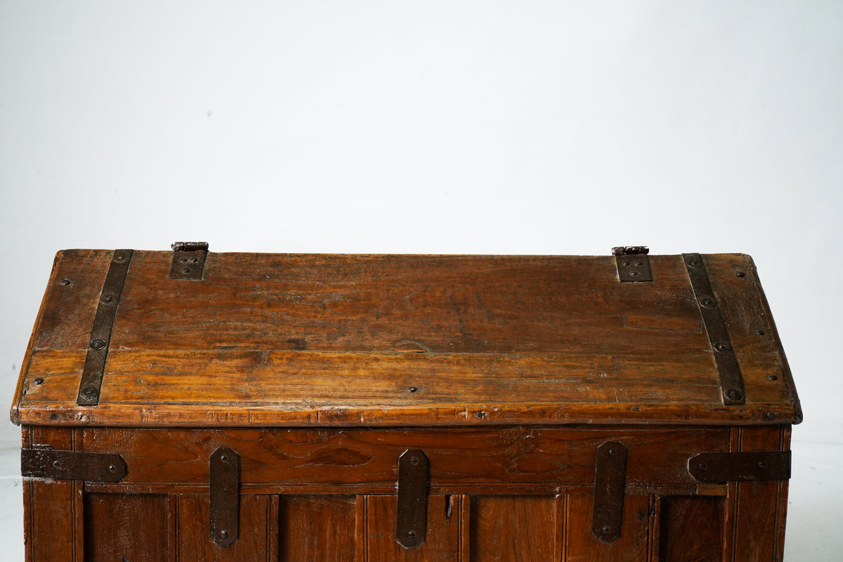Painted Iron Bound Teak Chest From Gujarat - 18th Century Painted Iron Bound Teak Chest From Gujarat - 18th Century