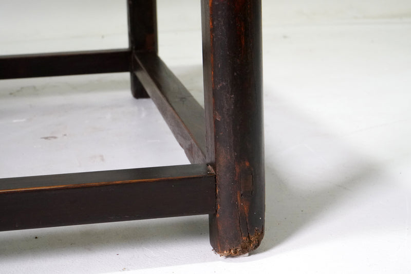 Square table