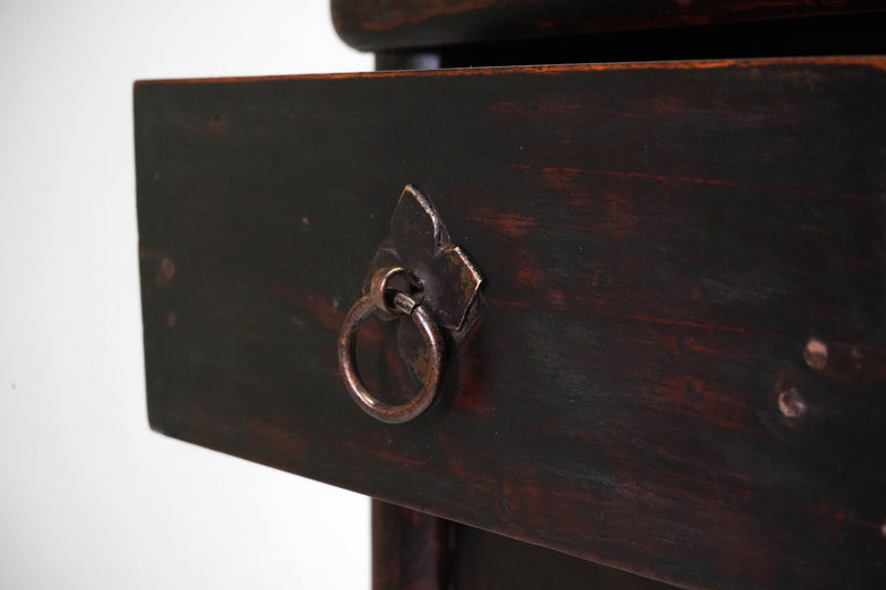 Square table